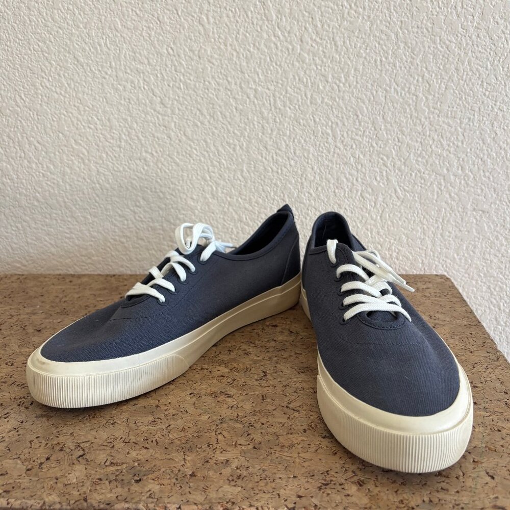 Everlane Dark Slate Canvas Low-Top Sneakers with Cream Sole